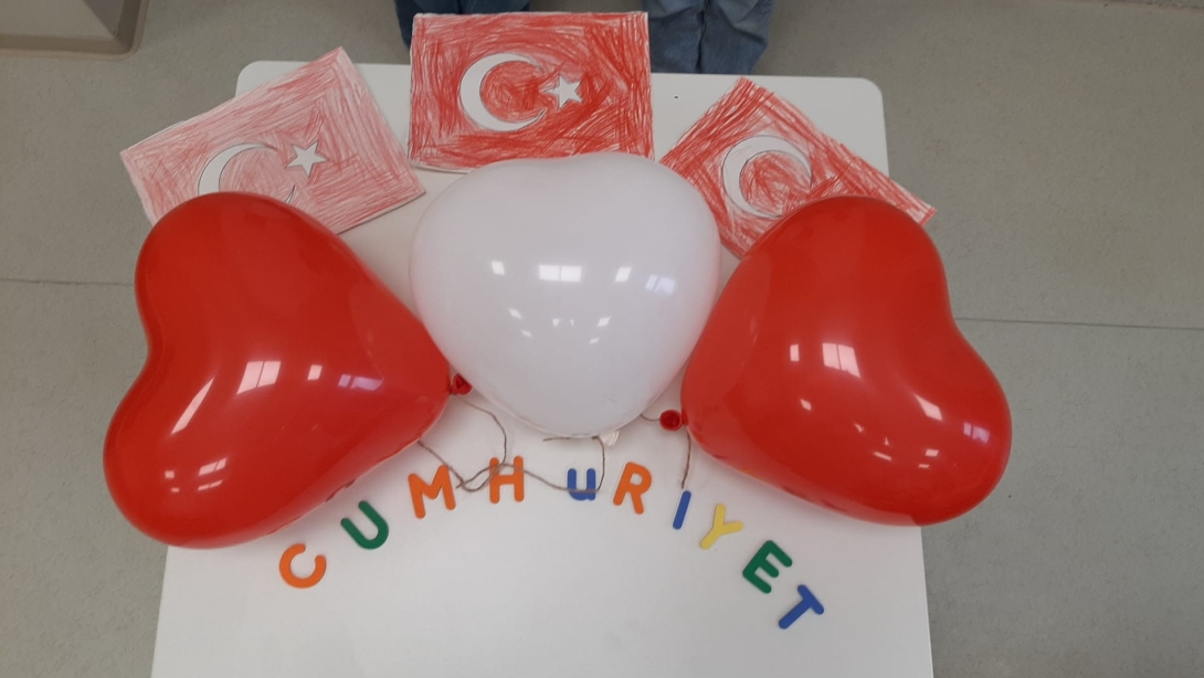Cumhuriyet Bizimle Yaşıyor ❤️